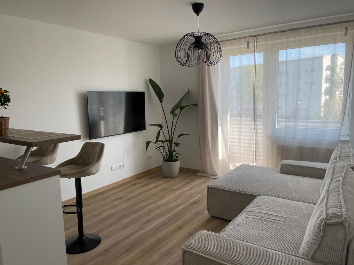 Neue Stilvolle 2-Zimmer Wohnung Im Zentrum Von Wolfsbourg Extérieur photo