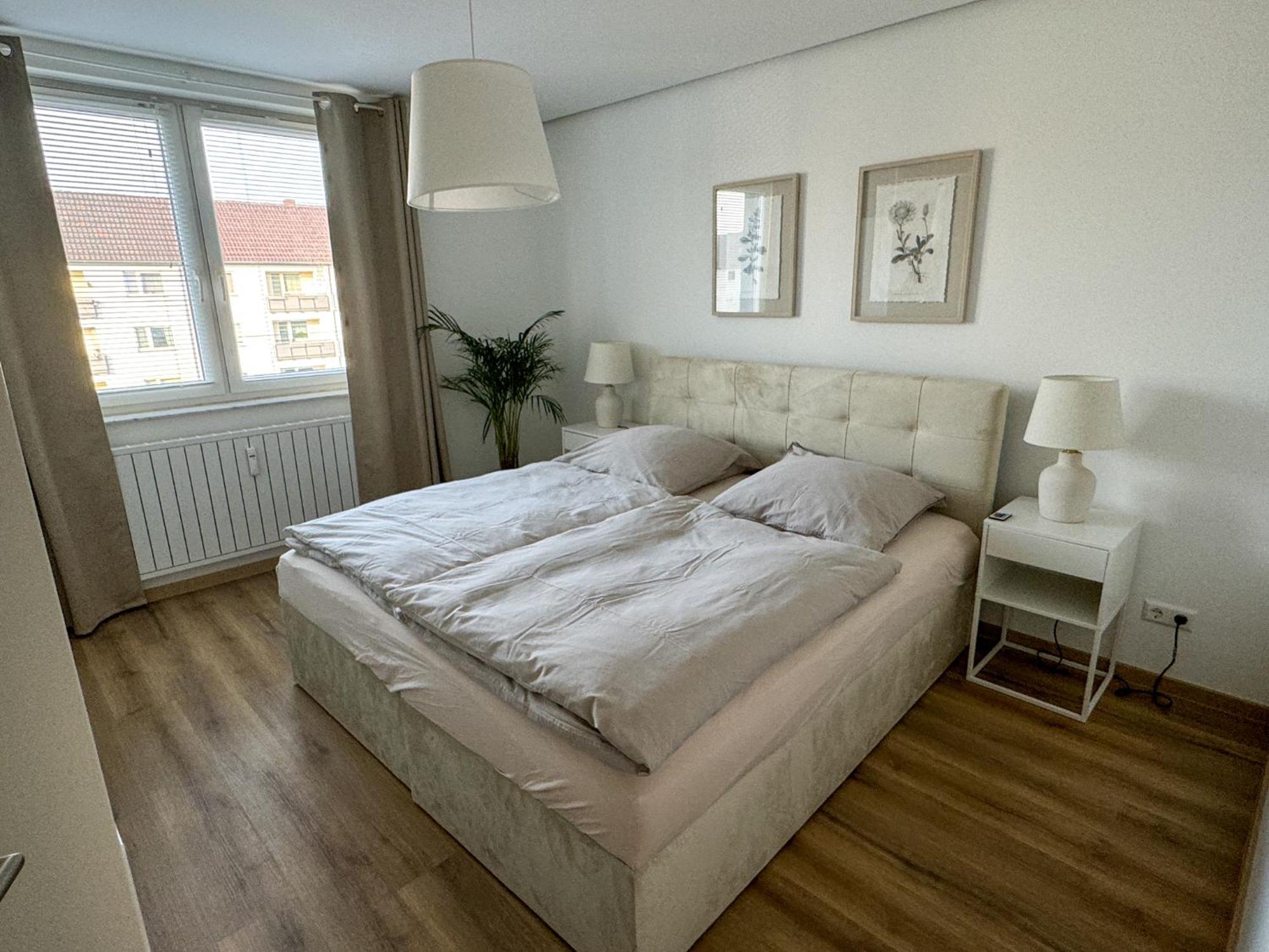 Neue Stilvolle 2-Zimmer Wohnung Im Zentrum Von Wolfsbourg Extérieur photo